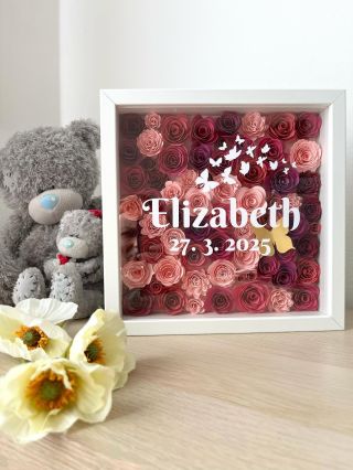 Jméno, které jste tak pečlivě vybírali. Datum, na které jsme tak dlouho čekali. 💝👧 Můžeš je mít stále na očích u postýlky...